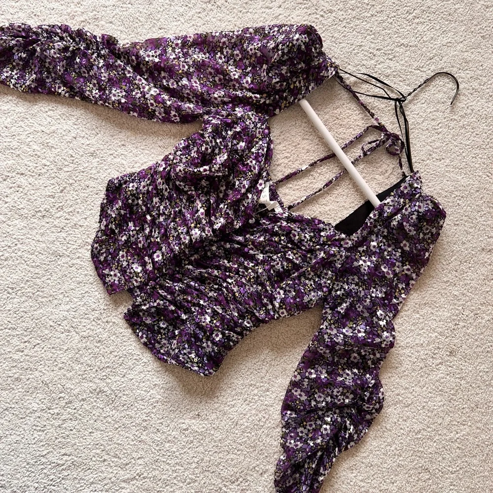 ASTR The Label Spring top - Picture 5 of 7